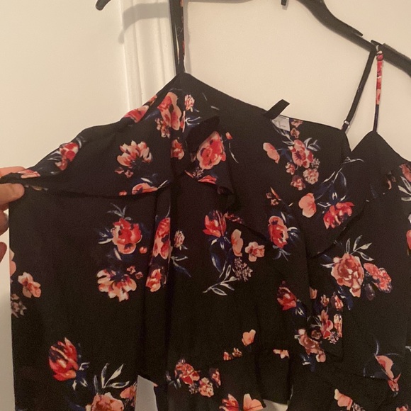 H&M floral off shoulder top ruffles - Picture 2 of 4